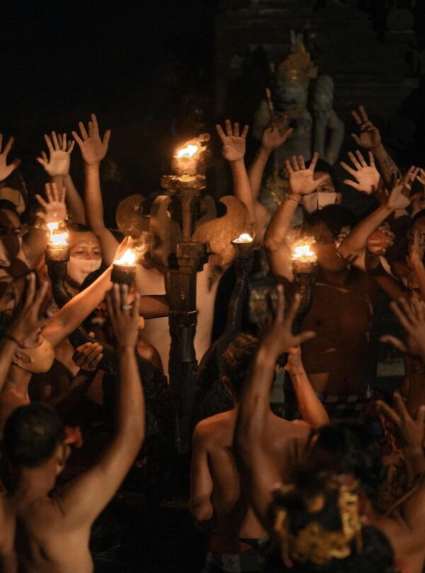 tari kecak