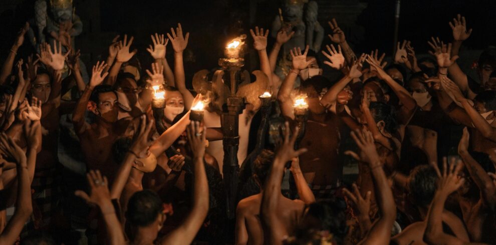 tari kecak